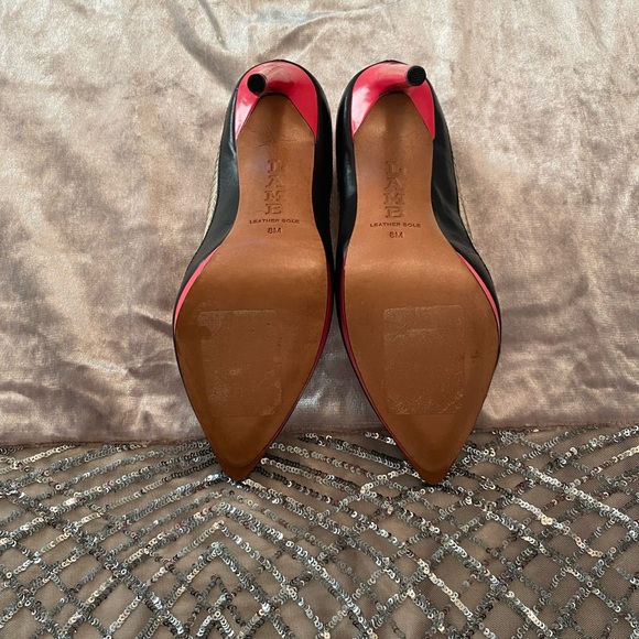 Size 8 Gwen Stefani L.A.M.B. snakeskin heels with hot pink piping! - Picture 4 of 4